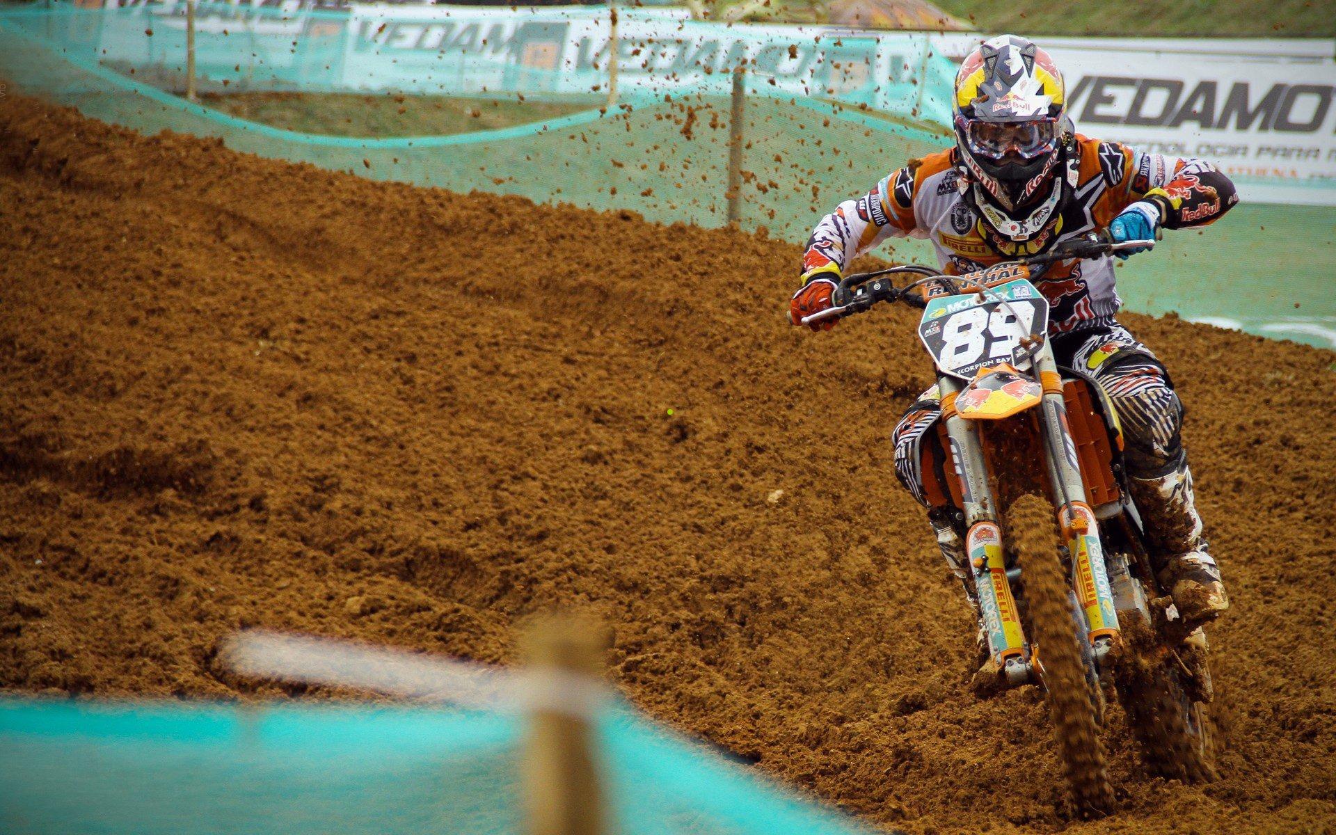 哈曼强调多特终场守胜关键,稳住胜局则批评无声