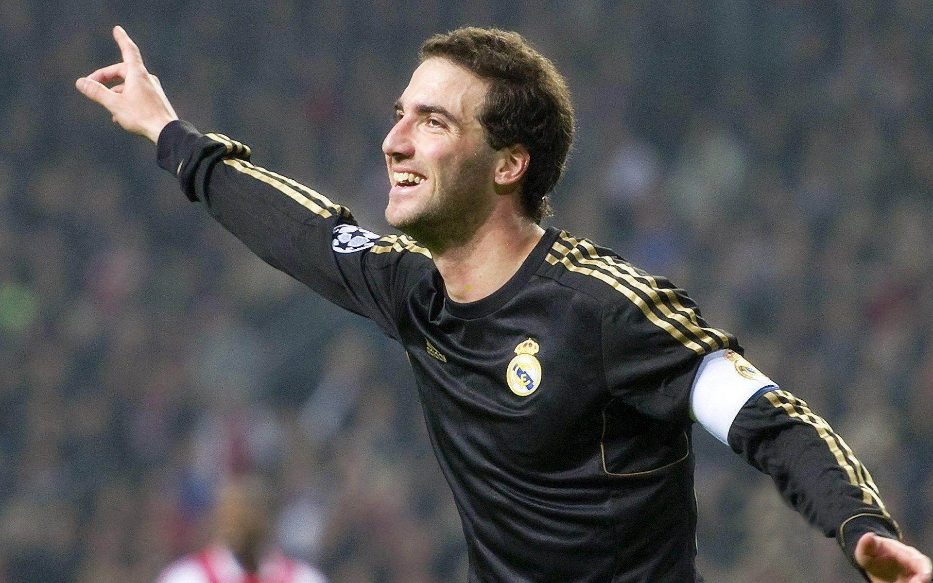 希曼斯基传射建功莱万致命一击 波兰主场2-0完胜立陶宛迎关键三分