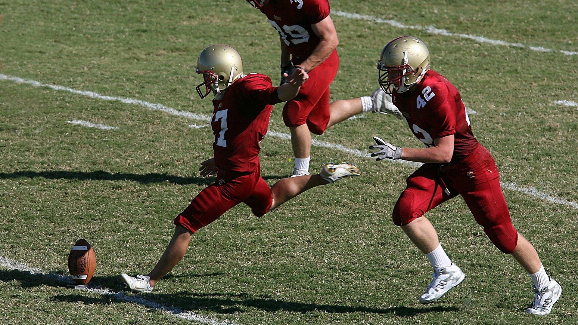 郭田雨金童奖三连冠点燃自信火花 99国青荣耀再续绿茵传奇